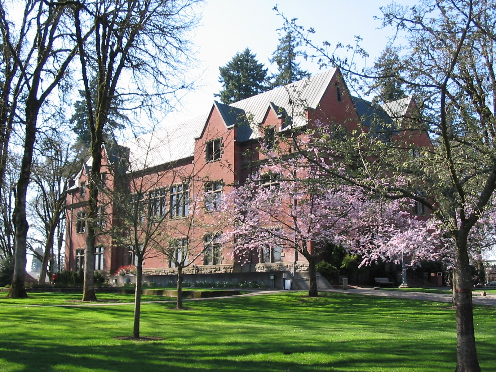 pacific-university-209612-xlarge_building